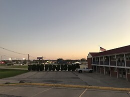 Colonial Inn Dyersville