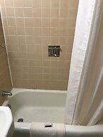 Colonial Inn Dyersville