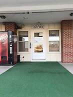 Colonial Inn Dyersville