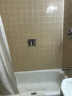 Colonial Inn Dyersville