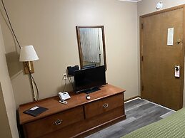 Colonial Inn Dyersville