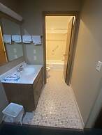 Colonial Inn Dyersville