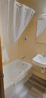 Colonial Inn Dyersville