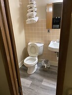 Colonial Inn Dyersville