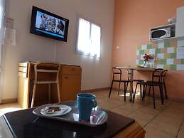 AppartHotel Festival Sud Suites - Gare TGV