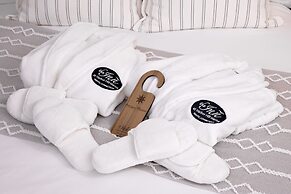 Inn at Harbor Hill Marina