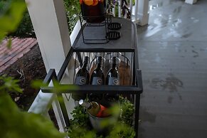 Inn at Harbor Hill Marina