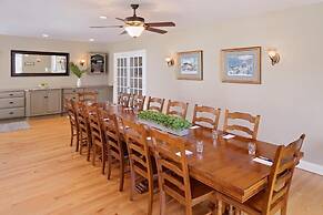 Inn at Harbor Hill Marina