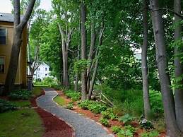Fairlawn Inn