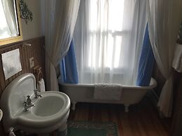 Fairlawn Inn