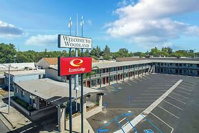 Econo Lodge Woodland near I-5