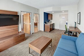 Holiday Inn Express Hotel & Suites West Long Branch by IHG