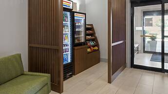 Holiday Inn Express and Suites Newton by IHG