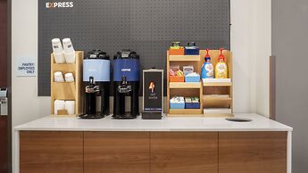 Holiday Inn Express and Suites Newton by IHG