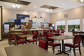 Holiday Inn Express and Suites Newton by IHG