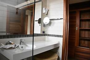 Hotel Club Du Lac Tanganyika