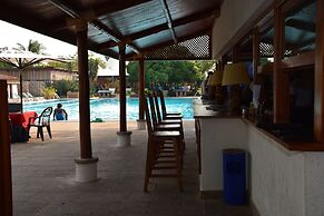 Hotel Club Du Lac Tanganyika