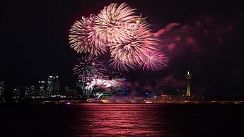 Holiday Inn Niagara Falls - By The Falls by IHG