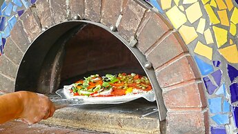 Holiday Inn Niagara Falls - By The Falls by IHG