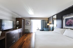 Holiday Inn Niagara Falls - By The Falls by IHG