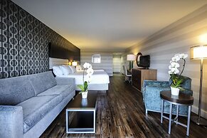 Holiday Inn Niagara Falls - By The Falls by IHG