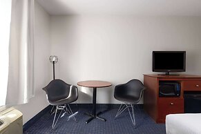 Super 8 by Wyndham Sainte Agathe Des Monts