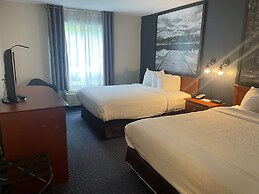 Super 8 by Wyndham Sainte Agathe Des Monts