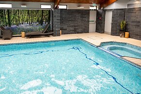 Burleigh Court Hotel