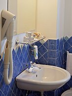 BUE MARINO HOTEL & COCKTAIL BAR