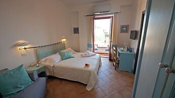 BUE MARINO HOTEL & COCKTAIL BAR