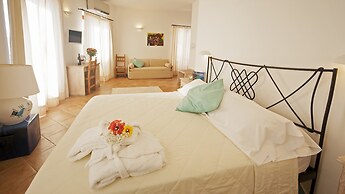 BUE MARINO HOTEL & COCKTAIL BAR