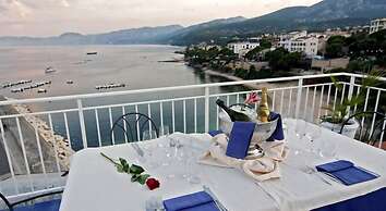 BUE MARINO HOTEL & COCKTAIL BAR