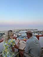 BUE MARINO HOTEL & ROOFTOP BAR