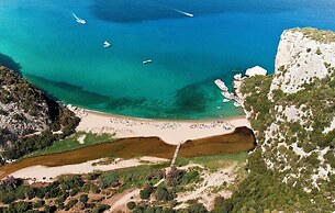 BUE MARINO HOTEL & COCKTAIL BAR