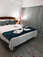 Apulia Praia Hotel