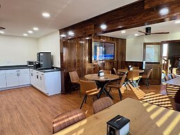 Americas Best Value Inn Wall
