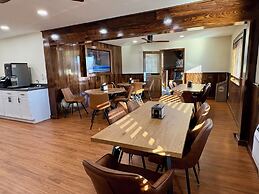 Americas Best Value Inn Wall