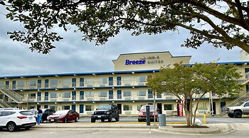 Breeze Inn & Suites