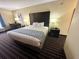 Best Western Plus Bass Hotel & Suites