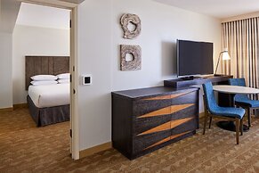 Embassy Suites by Hilton Waikiki Beach Walk