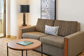 Embassy Suites by Hilton Waikiki Beach Walk