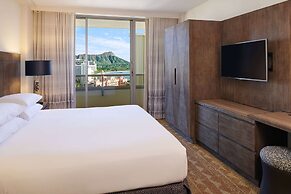 Embassy Suites by Hilton Waikiki Beach Walk