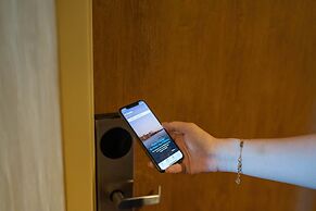 Embassy Suites by Hilton Waikiki Beach Walk