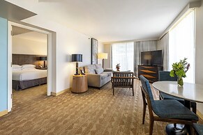 Embassy Suites by Hilton Waikiki Beach Walk