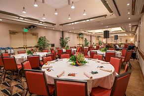 Embassy Suites by Hilton Waikiki Beach Walk