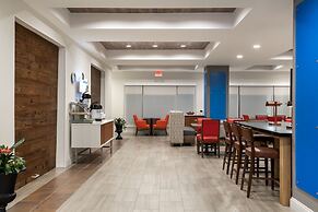 Holiday Inn Express & Suites Florence I-95 & I-20 Civic Ctr by IHG