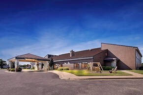 Heartland Inn & Suites, SureStay Collection by Best Western
