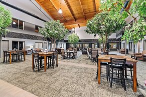 Heartland Inn & Suites, SureStay Collection by Best Western