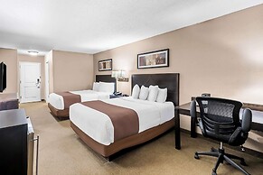 Heartland Inn & Suites, SureStay Collection by Best Western