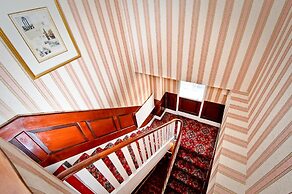 Avonmore Hotel Cartwright Gardens